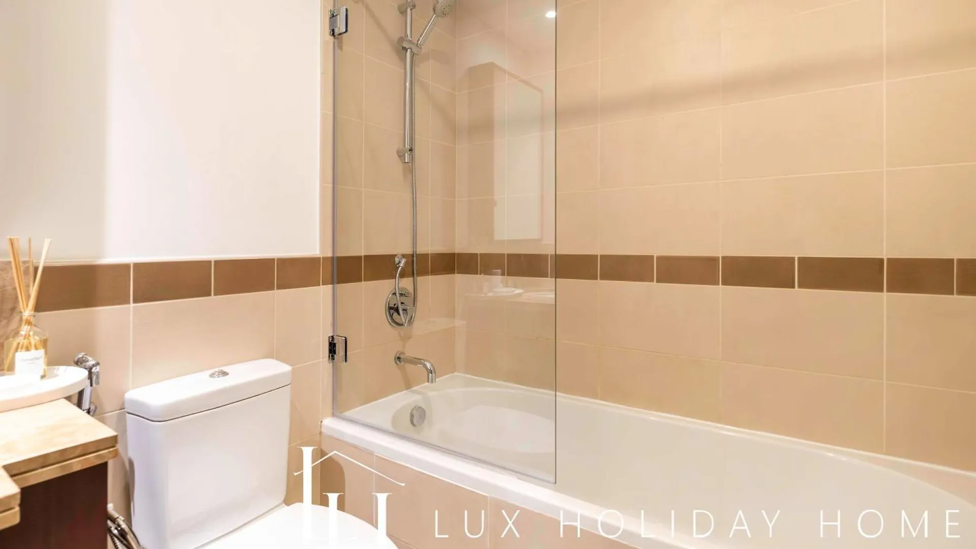 Apartment Lux The Burj Khalifa Fountain View Suite Dubai United Arab Emirates