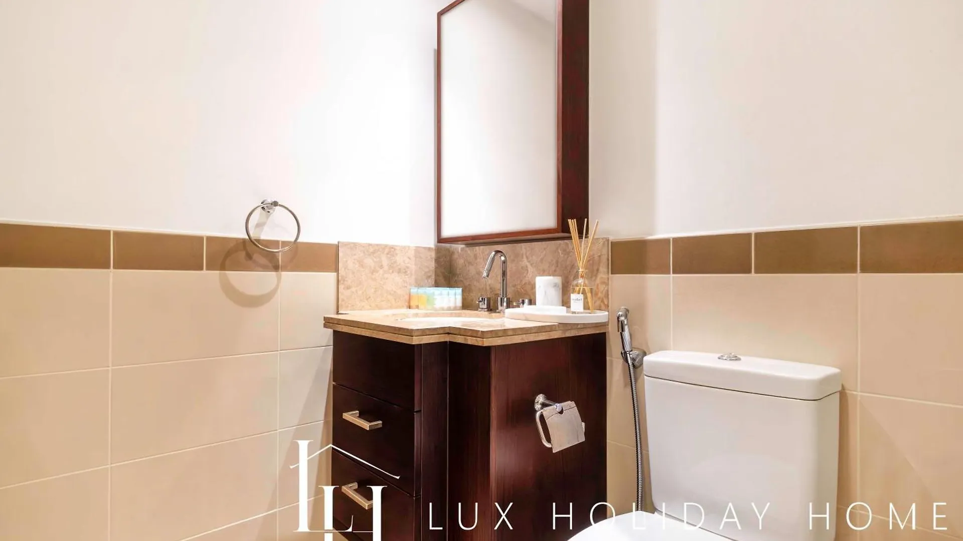 Lux The Burj Khalifa Fountain View Suite Dubai 0*,  United Arab Emirates
